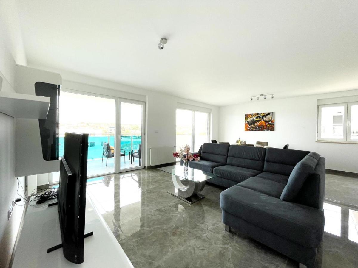 Seascape Deluxe Residence Pjescana Uvala Buitenkant foto