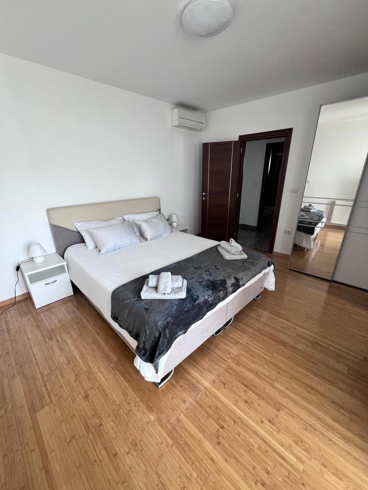 Seascape Deluxe Residence Pjescana Uvala Buitenkant foto