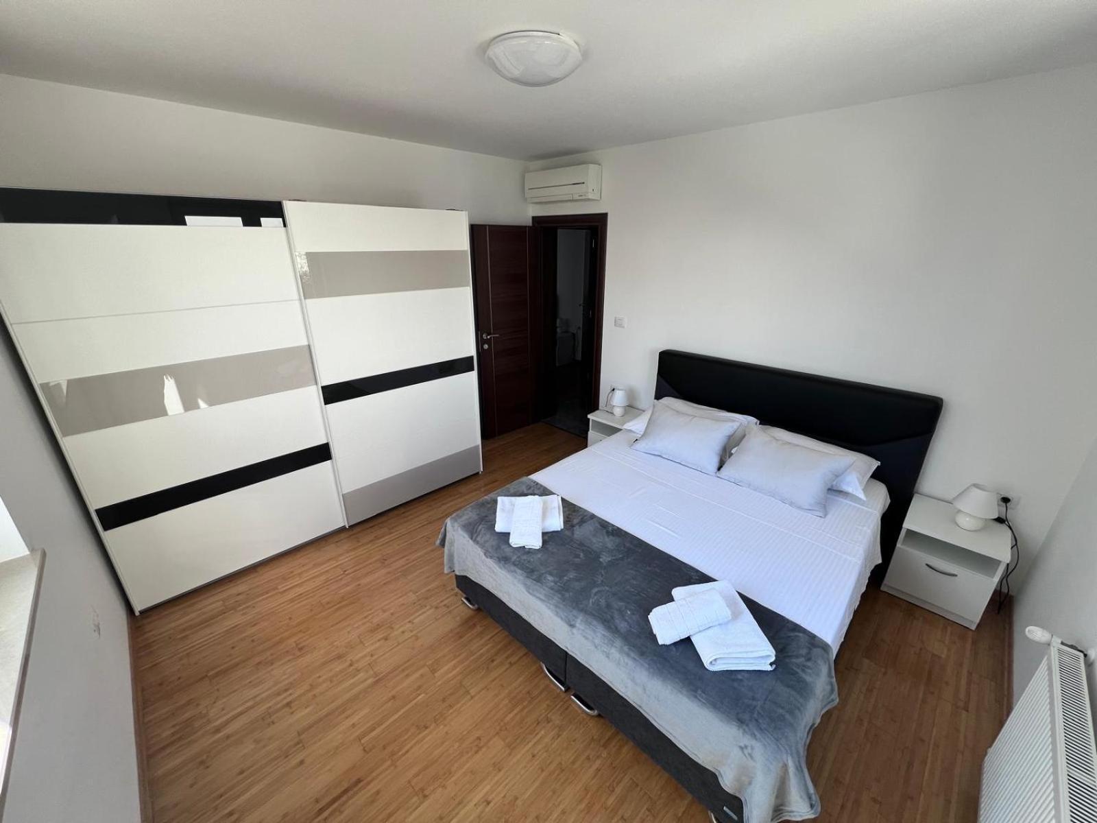 Seascape Deluxe Residence Pjescana Uvala Buitenkant foto